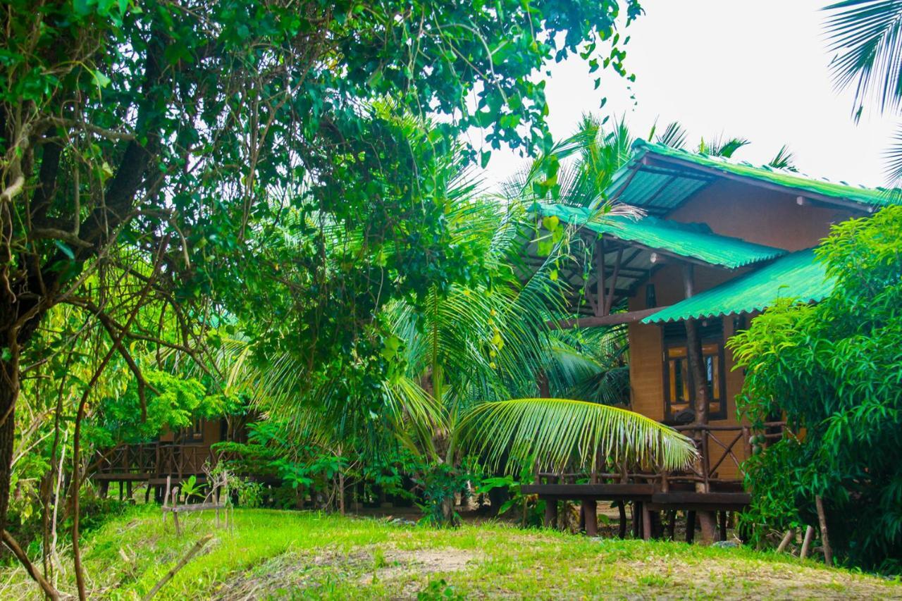 Yalaway Nature Villa Tissamaharama Exteriör bild