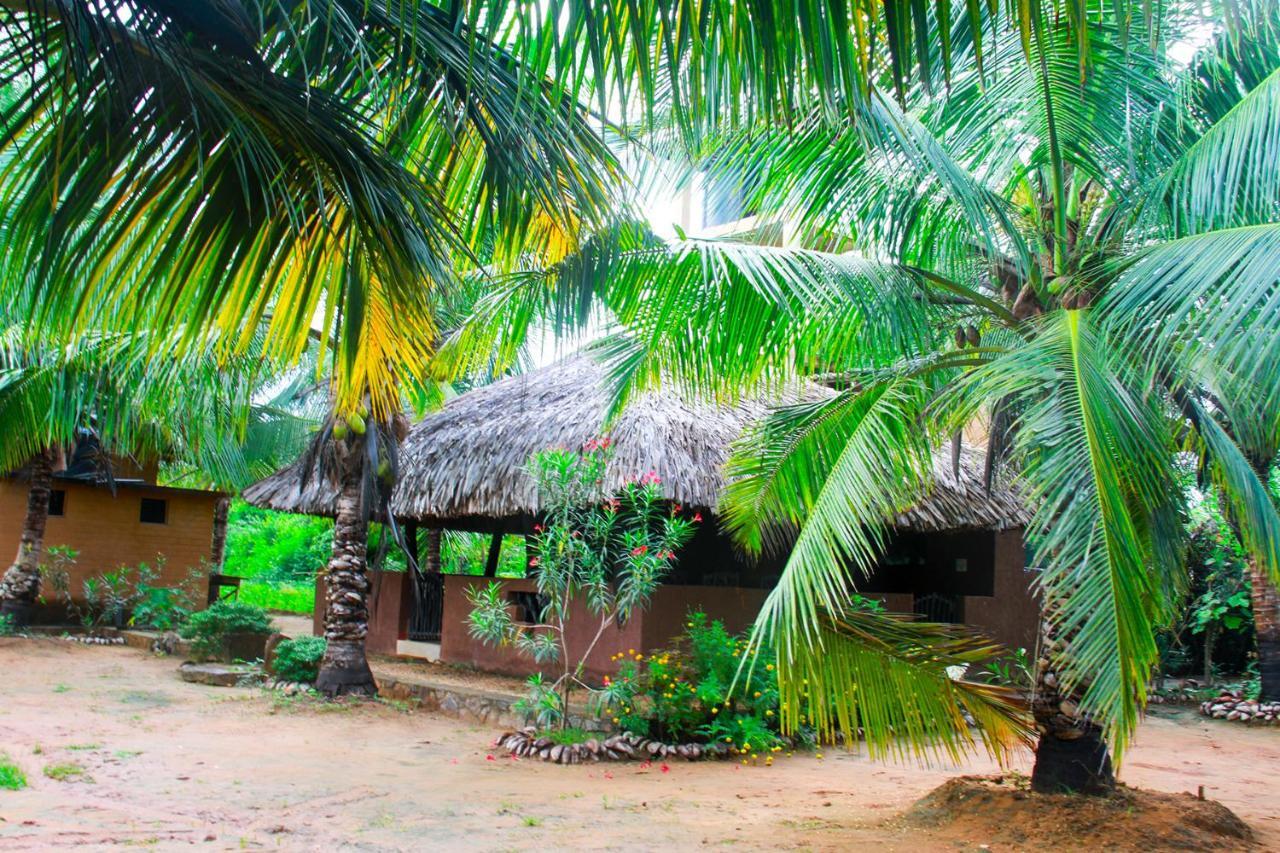 Yalaway Nature Villa Tissamaharama Exteriör bild